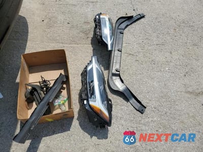 Zdjęcie 13 z 14 samochodu: 2018 VOLVO XC60 T5 INSCRIPTION VIN:YV4102RL8J1006277 - miniatura