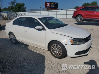 Czwarte zdjęcie samochodu z boku: 2013 VOLKSWAGEN JETTA SE VIN:3VWDP7AJXDM408504 - miniatura