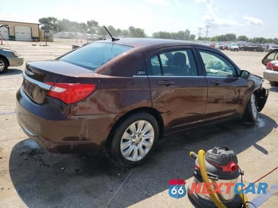 Trzecie zdjęcie samochodu z tyłu: 2013 CHRYSLER 200 LX VIN:1C3CCBAB1DN560364 - miniatura