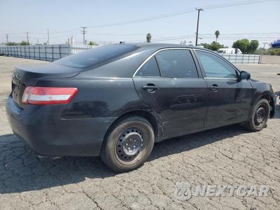 Trzecie zdjęcie samochodu z tyłu: 2010 TOYOTA CAMRY BASE VIN:4T1BF3EK0AU047280 - miniatura
