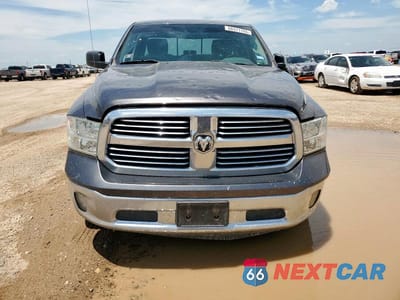 Piąte zdjęcie samochodu w środku: 2016 RAM 1500 SLT VIN:1C6RR6GT3GS269261 - miniatura