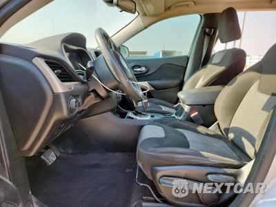 Zdjęcie 7 z 16 samochodu: 2018 JEEP CHEROKEE LATITUDE VIN:1C4PJLCB7JD528218 - miniatura