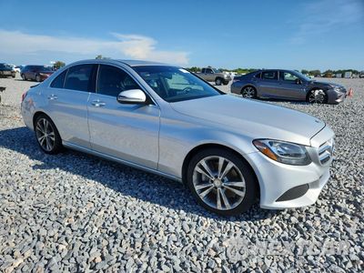 Czwarte zdjęcie samochodu z boku: 2018 MERCEDES-BENZ C 300 VIN:55SWF4JB5JU259505 - miniatura