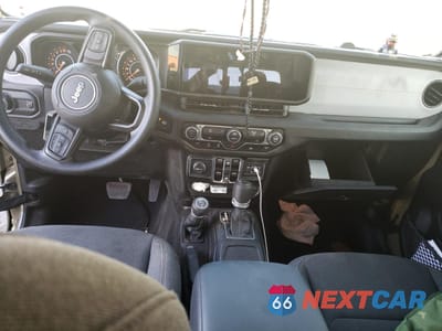 Zdjęcie 8 z 12 samochodu: 2025 JEEP GLADIATOR SPORT VIN:1C6PJTAG5SL508787 - miniatura