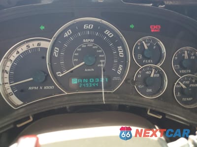 Zdjęcie 9 z 14 samochodu: 2002 CADILLAC ESCALADE LUXURY VIN:1GYEC63T62R118181 - miniatura