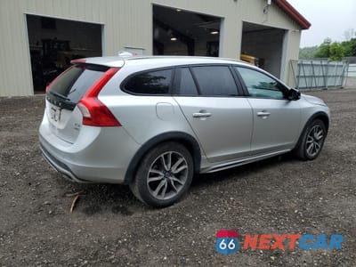 Trzecie zdjęcie samochodu z tyłu: 2017 VOLVO V60 CROSS COUNTRY PREMIER VIN:YV440MWK3H1039525 - miniatura