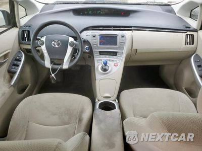 Zdjęcie 8 z 14 samochodu: 2014 TOYOTA PRIUS VIN:JTDKN3DU5E1812114 - miniatura