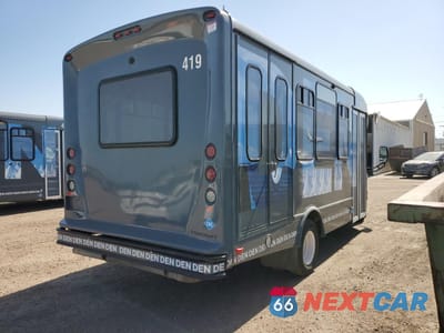Trzecie zdjęcie samochodu z tyłu: 2022 FORD ECONOLINE E450 SUPER DUTY CUTAWAY VAN VIN:1FDFE4FN0NDC37752 - miniatura