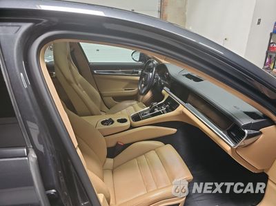 Piąte zdjęcie samochodu w środku: 2018 PORSCHE PANAMERA 4 VIN:WPA0AA2A73JL10427 - miniatura