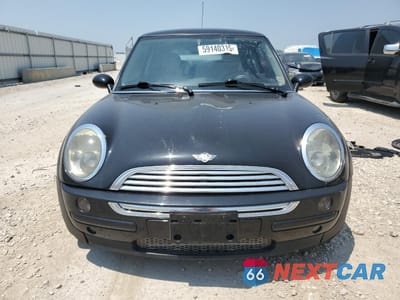 Piąte zdjęcie samochodu w środku: 2003 MINI COOPER VIN:WMWRC33483TC46943 - miniatura