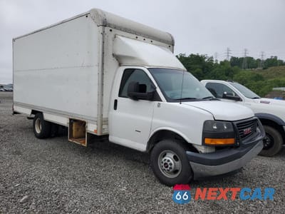 Czwarte zdjęcie samochodu z boku: 2018 GMC SAVANA CUTAWAY G3500 VIN:7GZ37TCG3JN007969 - miniatura