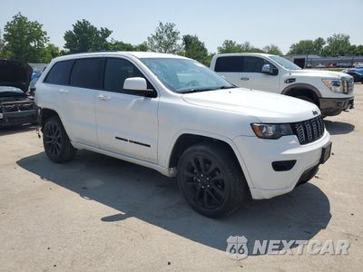 Czwarte zdjęcie samochodu z boku: 2018 JEEP GRAND CHEROKEE LAREDO VIN:1C4RJFAGXJC102506 - miniatura