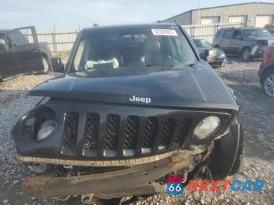 Piąte zdjęcie samochodu w środku: 2012 JEEP PATRIOT LIMITED VIN:1C4NJPCB1CD687821 - miniatura