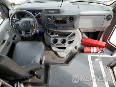 Zdjęcie 8 z 14 samochodu: 2022 FORD ECONOLINE E450 SUPER DUTY CUTAWAY VAN VIN:1FDFE4FNXNDC37760 - miniatura