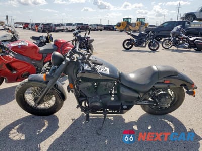 Trzecie zdjęcie samochodu z tyłu: 2019 HONDA VT750 C2B VIN:JH2RC5376KK900405 - miniatura