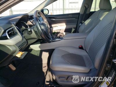 Zdjęcie 7 z 12 samochodu: 2018 TOYOTA CAMRY L VIN:4T1B11HK5JU091791 - miniatura