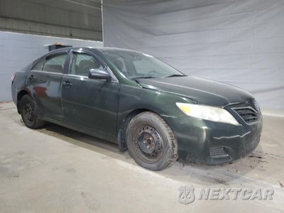 Czwarte zdjęcie samochodu z boku: 2010 TOYOTA CAMRY BASE VIN:4T4BF3EK4AR039771 - miniatura