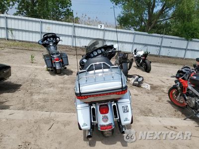 Czwarte zdjęcie samochodu z boku: 2015 HARLEY-DAVIDSON FLHTK ULTRA LIMITED VIN:1HD1KEL1XFB676130 - miniatura