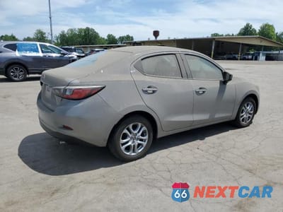 Trzecie zdjęcie samochodu z tyłu: 2016 TOYOTA SCION IA VIN:3MYDLBZV4GY130125 - miniatura