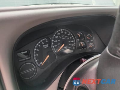 Zdjęcie 9 z 13 samochodu: 2001 GMC YUKON XL K1500 VIN:3GKFK16T21G258677 - miniatura