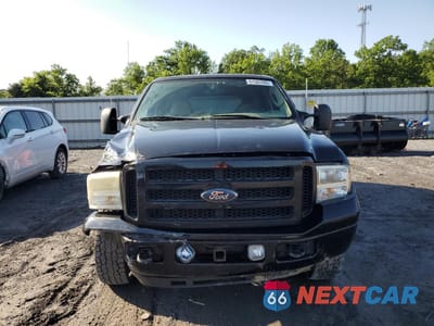 Piąte zdjęcie samochodu w środku: 2005 FORD EXCURSION LIMITED VIN:1FMNU43S95EC42385 - miniatura
