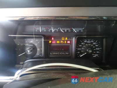 Zdjęcie 9 z 15 samochodu: 2014 LINCOLN NAVIGATOR VIN:5LMJJ2H58EEL03852 - miniatura