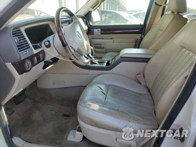 Zdjęcie 7 z 13 samochodu: 2004 LINCOLN TOWNHOUSE AVIATOR VIN:5LMEU88H64ZJ05493 - miniatura