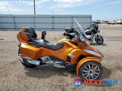 2014 CAN-AM SPYDER ROADSTER RT 2BXNBDD18EV005977 - główne zdjęcie licytacji z USA - miniatura