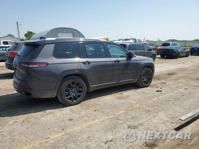 Trzecie zdjęcie samochodu z tyłu: 2023 JEEP GRAND CHEROKEE L SUMMIT VIN:1C4RJKEG6P8768518 - miniatura