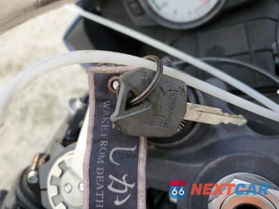 Zdjęcie 8 z 10 samochodu: 2009 KAWASAKI ZX600 R VIN:JKAZX4R199A012316 - miniatura