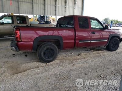 Trzecie zdjęcie samochodu z tyłu: 2004 CHEVROLET SILVERADO C1500 VIN:2GCEC19V341170736 - miniatura