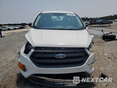 Piąte zdjęcie samochodu w środku: 2017 FORD ESCAPE S VIN:1FMCU0F73HUC18326 - miniatura
