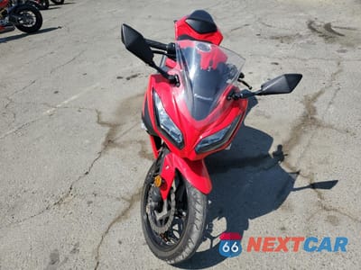 Drugie zdjęcie samochodu z przodu: 2016 KAWASAKI EX300 B VIN:JKAEX8B11GDA31795 - miniatura
