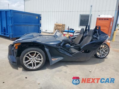 Trzecie zdjęcie samochodu z tyłu: 2021 POLARIS SLINGSHOT SL VIN:57XAAPHD5M8141369 - miniatura