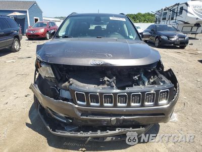 Piąte zdjęcie samochodu w środku: 2018 JEEP COMPASS LIMITED VIN:3C4NJDCB9JT143430 - miniatura