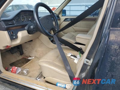 Zdjęcie 7 z 12 samochodu: 1994 MERCEDES-BENZ E 420 VIN:WDBEA34E0RC106131 - miniatura