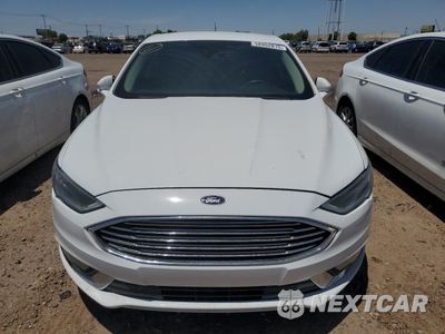 Piąte zdjęcie samochodu w środku: 2017 FORD FUSION SE HYBRID VIN:3FA6P0LU4HR409706 - miniatura