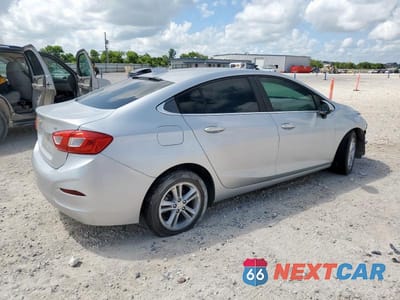 Trzecie zdjęcie samochodu z tyłu: 2017 CHEVROLET CRUZE LT VIN:1G1BE5SM1H7110476 - miniatura