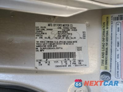 Zdjęcie 13 z 13 samochodu: 2005 LINCOLN NAVIGATOR VIN:5LMFU28545LJ20716 - miniatura