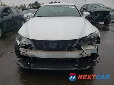 Piąte zdjęcie samochodu w środku: 2016 LEXUS IS 200T VIN:JTHBA1D23G5038423 - miniatura