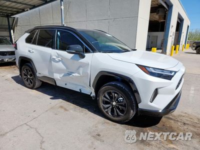 Czwarte zdjęcie samochodu z boku: 2024 TOYOTA RAV4 XSE VIN:2T3E6RFV3RW083024 - miniatura