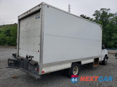 Trzecie zdjęcie samochodu z tyłu: 2018 GMC SAVANA CUTAWAY G3500 VIN:7GZ37TCG3JN007969 - miniatura