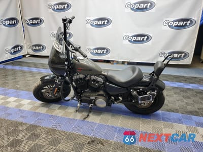 Trzecie zdjęcie samochodu z tyłu: 2019 HARLEY-DAVIDSON XL1200 X VIN:1HD1LC31XKC434444 - miniatura