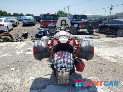 Czwarte zdjęcie samochodu z boku: 2014 CAN-AM SPYDER ROADSTER RS VIN:2BXNABC12EV001447 - miniatura