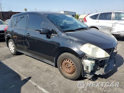 Czwarte zdjęcie samochodu z boku: 2008 NISSAN VERSA S VIN:3N1BC13E48L403297 - miniatura