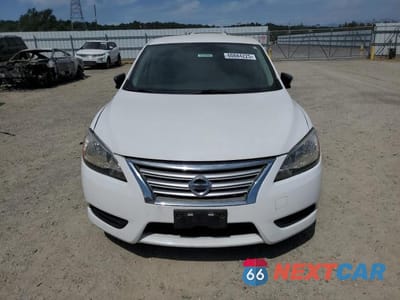 Piąte zdjęcie samochodu w środku: 2015 NISSAN SENTRA S VIN:3N1AB7AP2FY271811 - miniatura