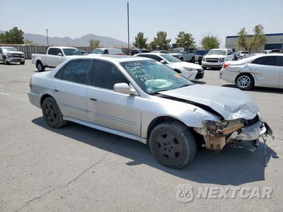 Czwarte zdjęcie samochodu z boku: 2002 HONDA ACCORD EX VIN:1HGCG16502A073241 - miniatura
