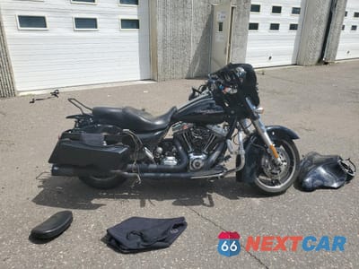 2013 HARLEY-DAVIDSON FLHX STREET GLIDE 1HD1KBM11DB617106 - główne zdjęcie licytacji z USA - miniatura
