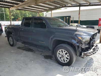 Czwarte zdjęcie samochodu z boku: 2024 TOYOTA TACOMA DOUBLE CAB VIN:3TMKB5FN1RM008248 - miniatura
