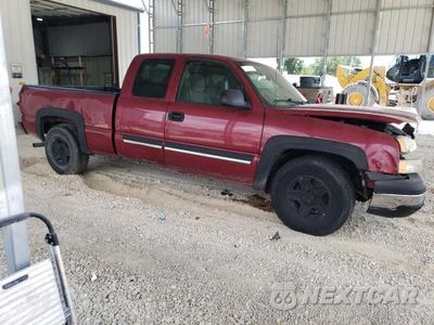 Czwarte zdjęcie samochodu z boku: 2004 CHEVROLET SILVERADO C1500 VIN:2GCEC19V341170736 - miniatura